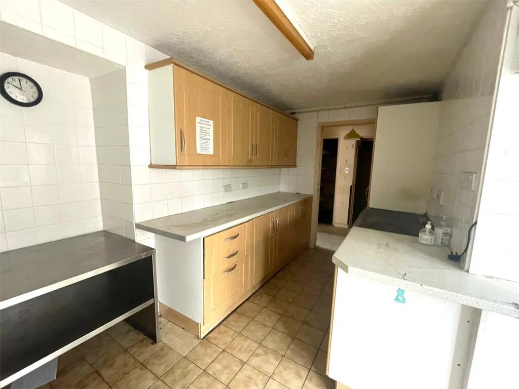 8 bed Healthcare Facility