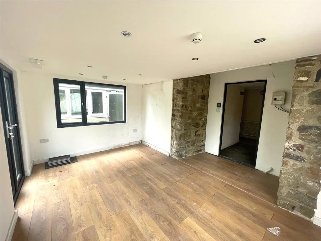 8 bed Healthcare Facility