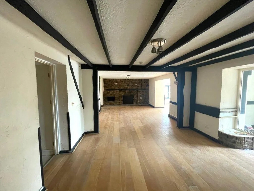 8 bed Healthcare Facility