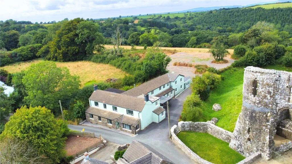 8 bed Healthcare Facility