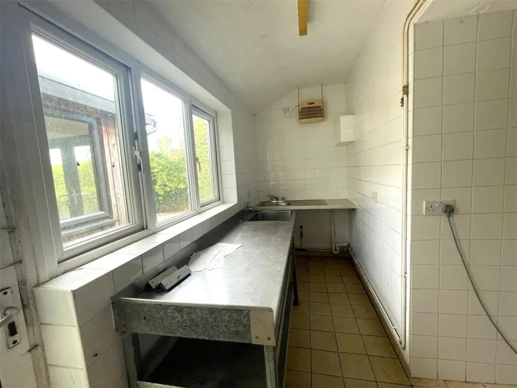 8 bed Healthcare Facility