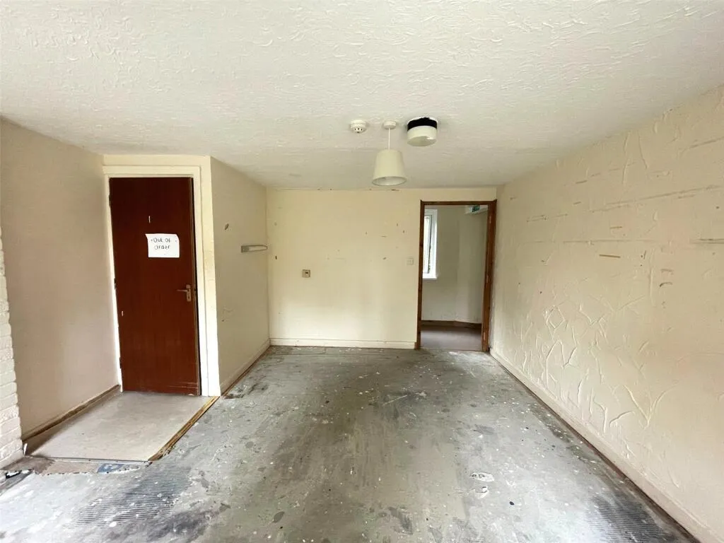 8 bed Healthcare Facility