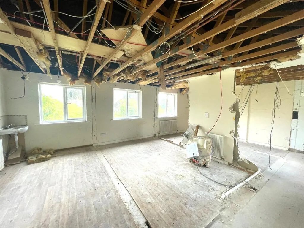 8 bed Healthcare Facility