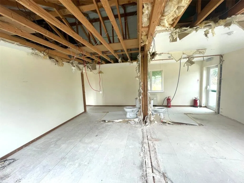 8 bed Healthcare Facility