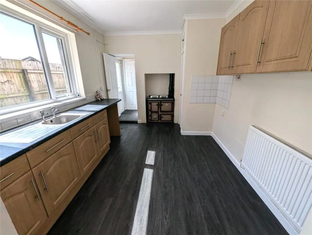 4 bed Semi-Detached