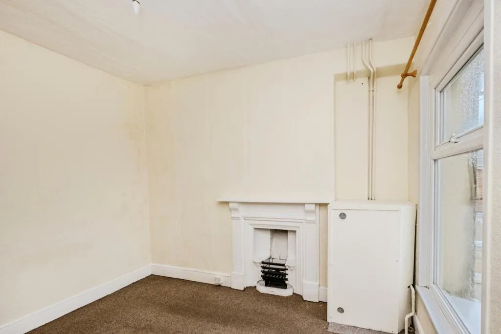 4 bed Semi-Detached