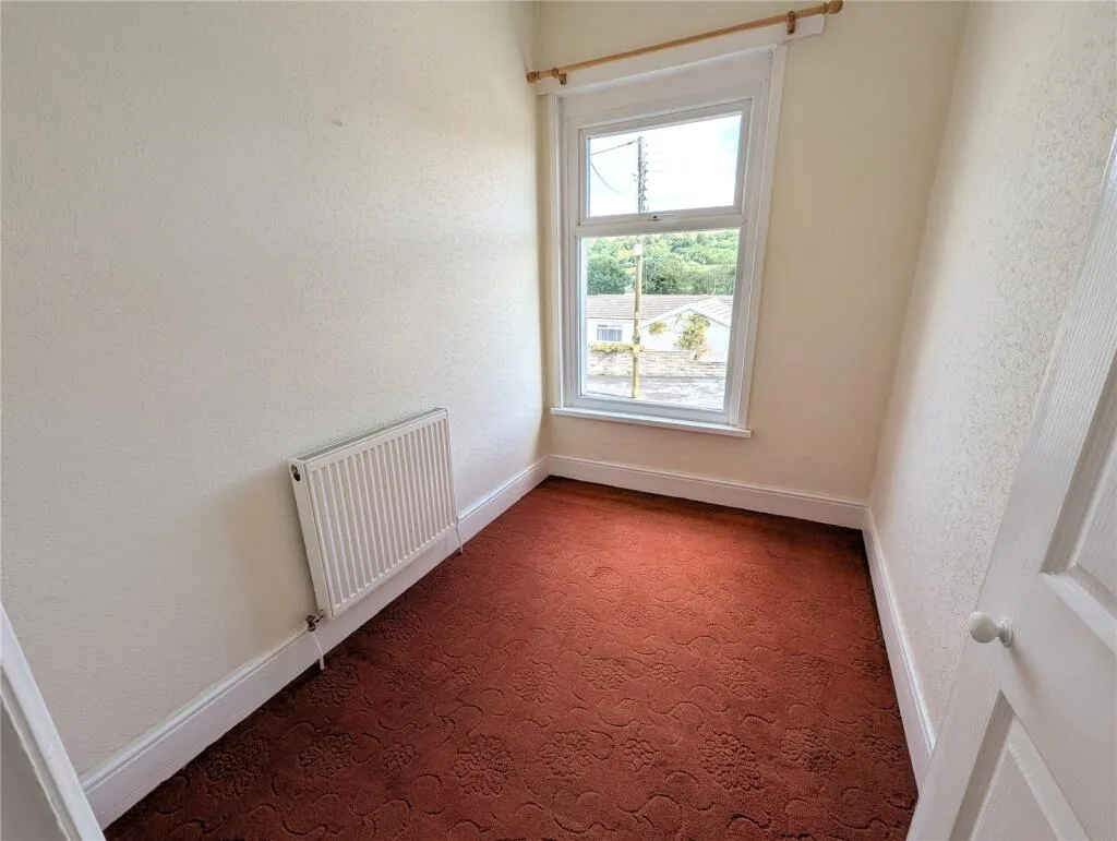 4 bed Semi-Detached