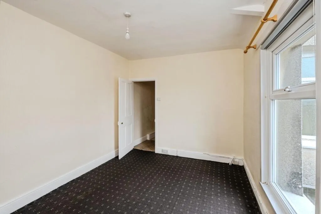 4 bed Semi-Detached