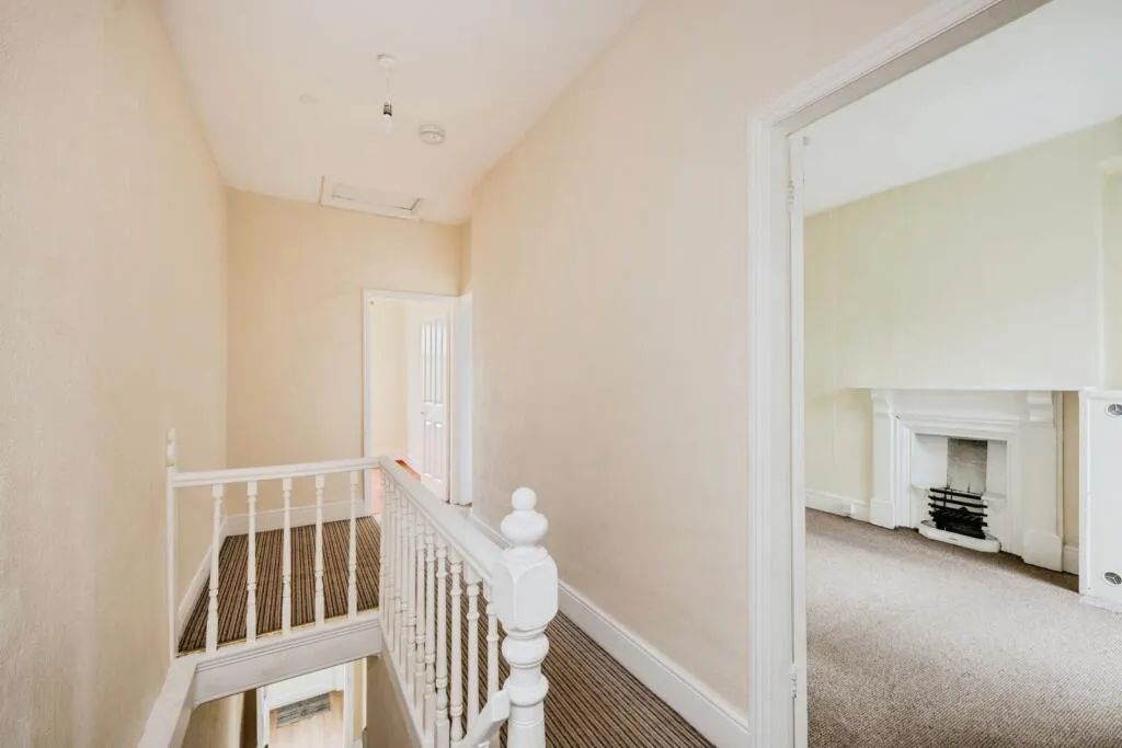 4 bed Semi-Detached