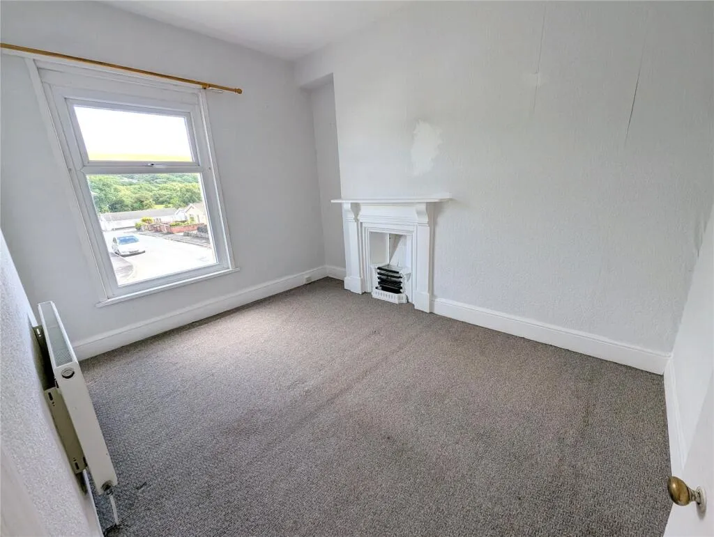 4 bed Semi-Detached