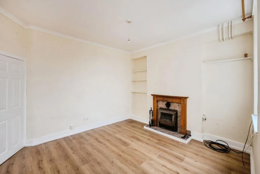 4 bed Semi-Detached