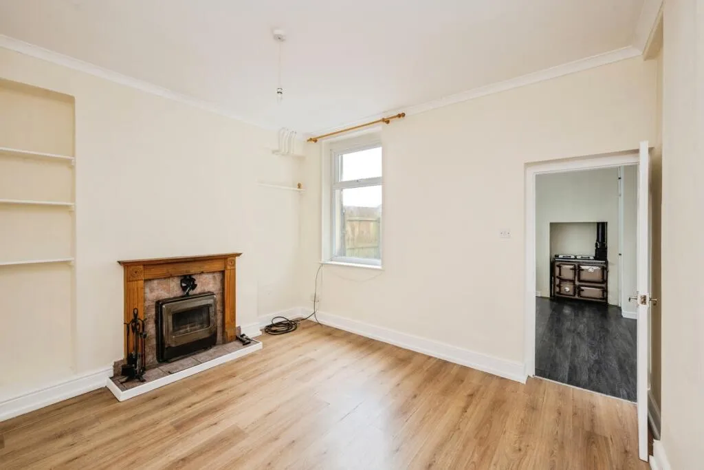 4 bed Semi-Detached