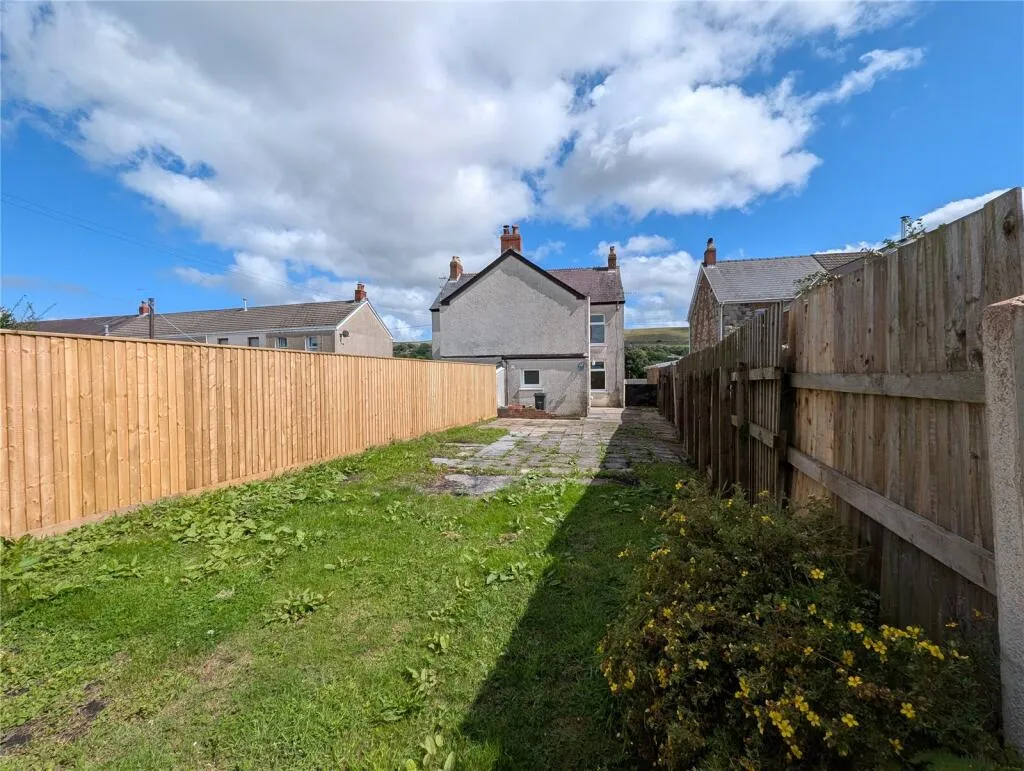 4 bed Semi-Detached