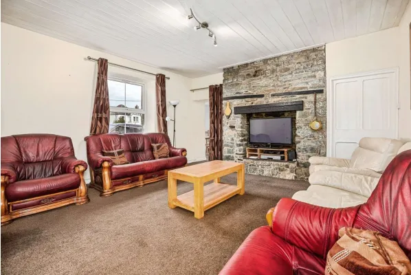 5 bed Character Property