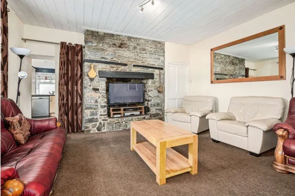 5 bed Character Property