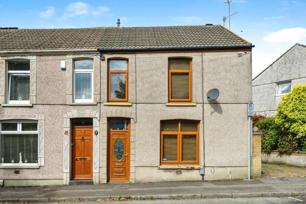 3 bed End of Terrace