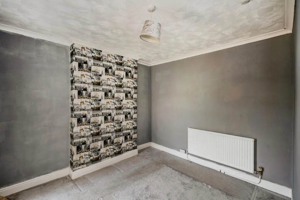3 bed End of Terrace