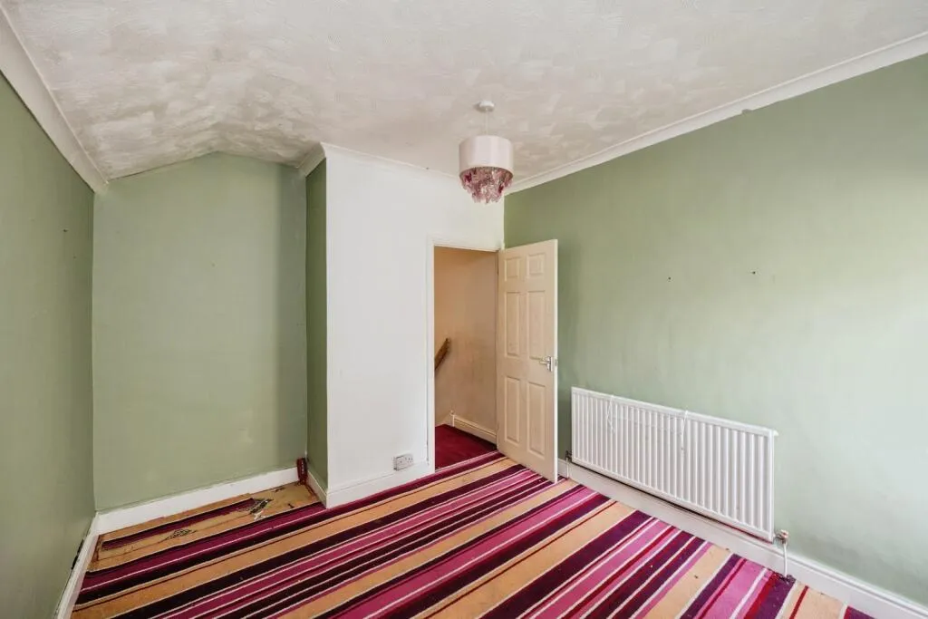 3 bed End of Terrace