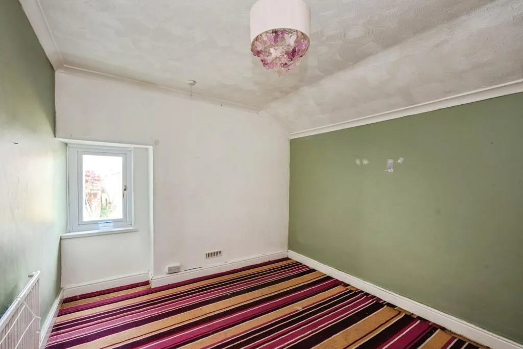3 bed End of Terrace
