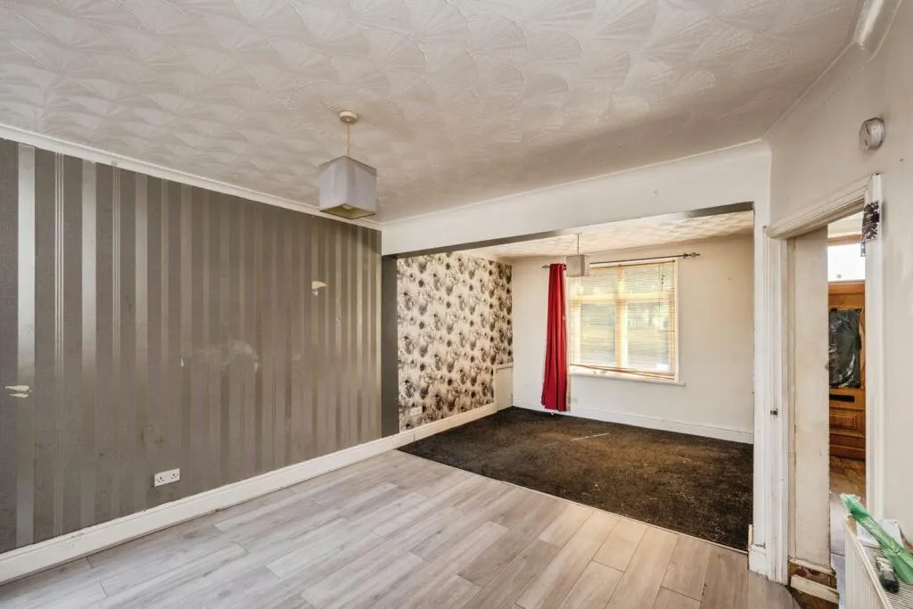3 bed End of Terrace