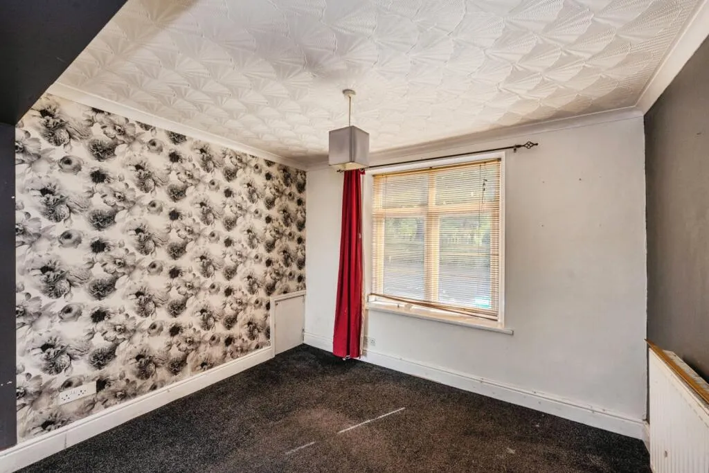 3 bed End of Terrace