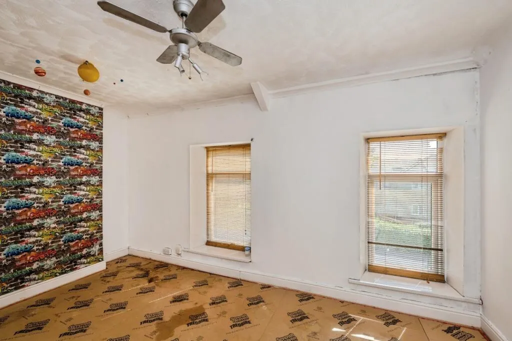 3 bed End of Terrace