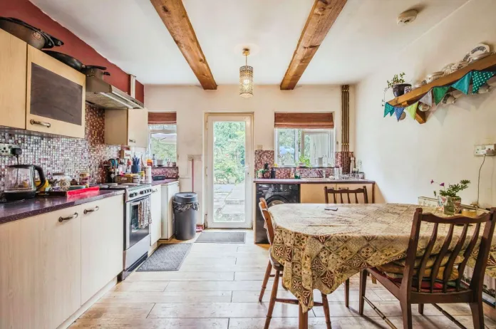 3 bed End of Terrace
