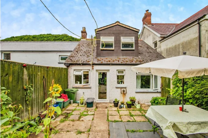 3 bed End of Terrace