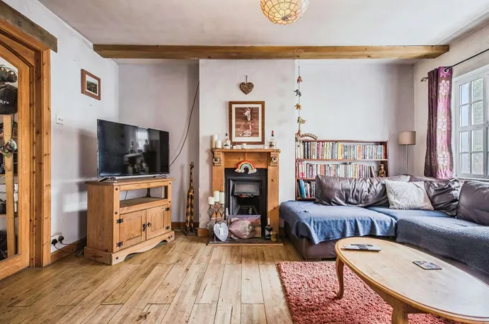 3 bed End of Terrace