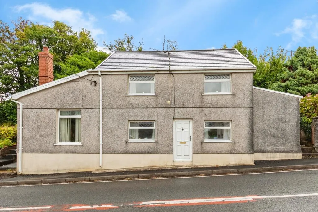 2 bed Detached