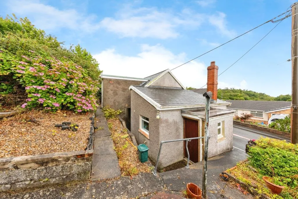 2 bed Detached