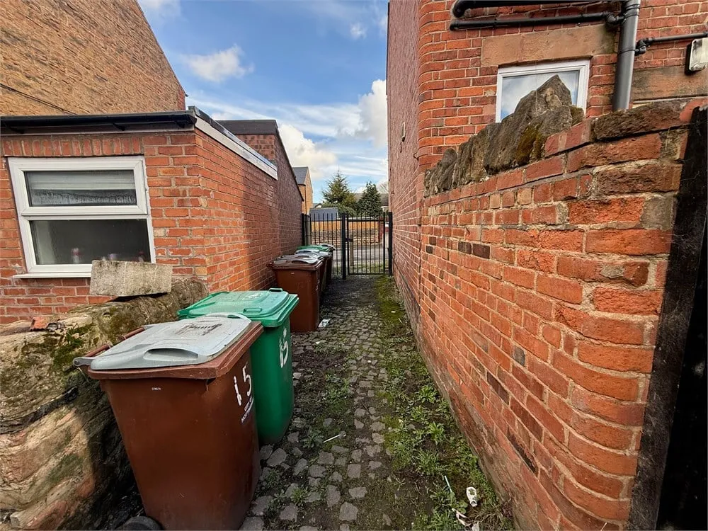 17 Thames Street, Bulwell, Nottingham NG6 8HW