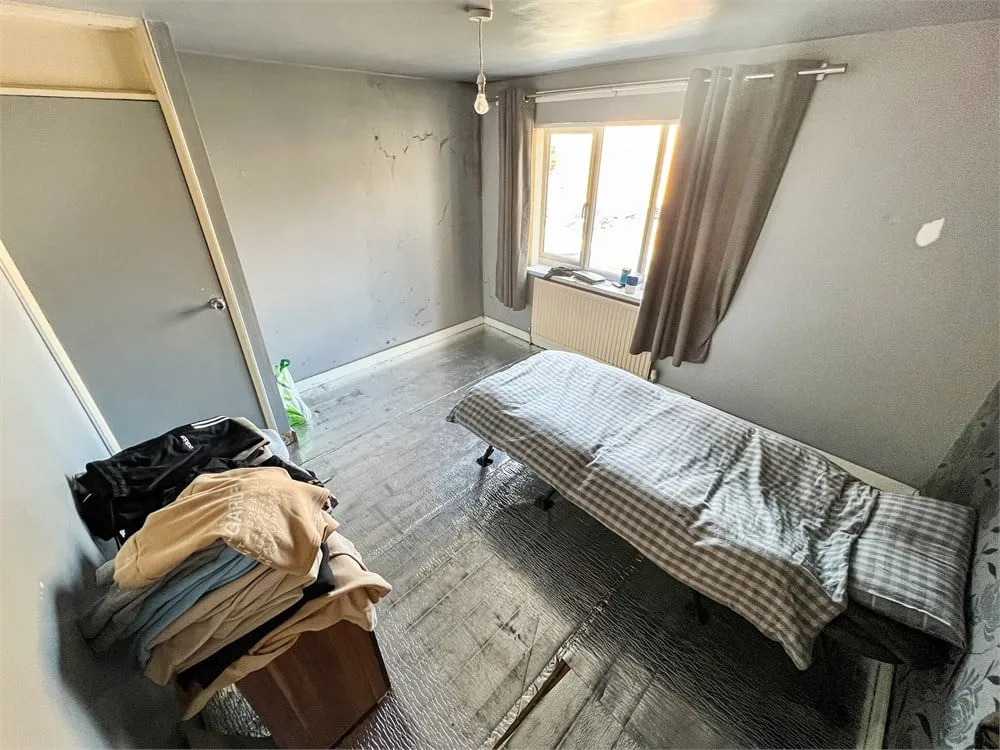 56 East Pentwyn  Blaina, Gwent NP13 3JF
