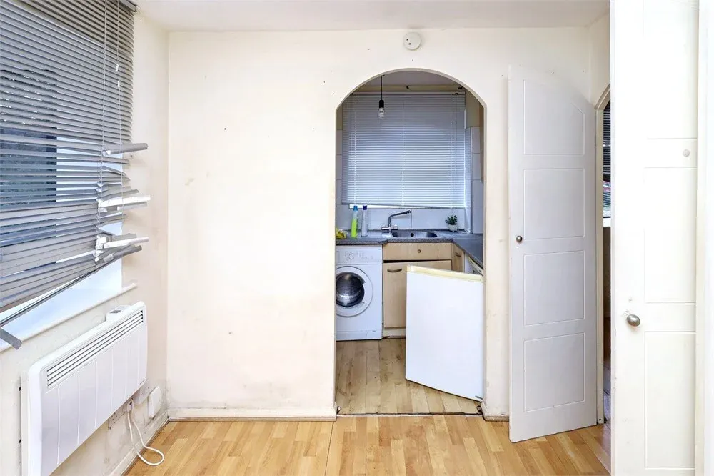 96 Magpie Close, Enfield EN1 4JD
