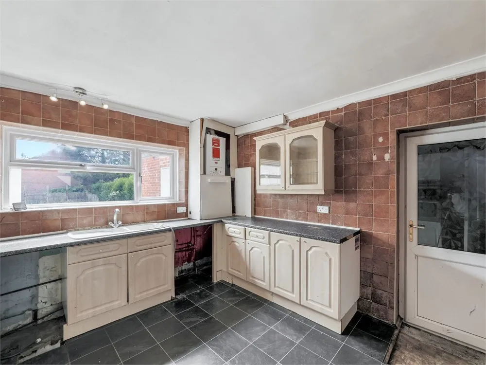 25 Trowell Avenue, Nottingham NG8 2DW