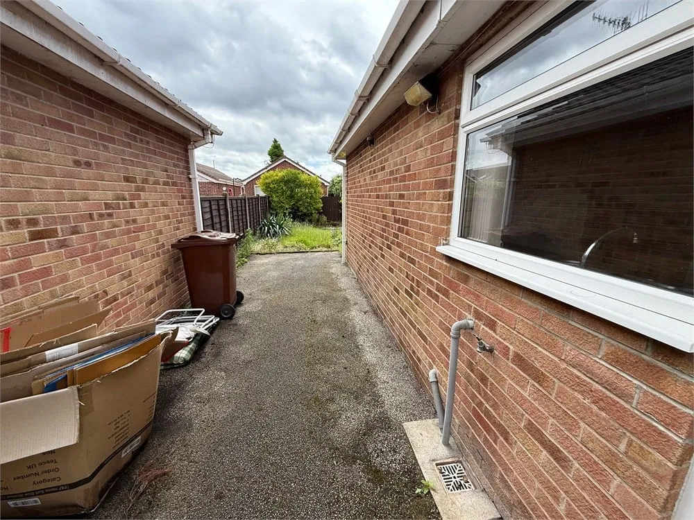6 Turnberry Road, Nottingham NG6 9LY