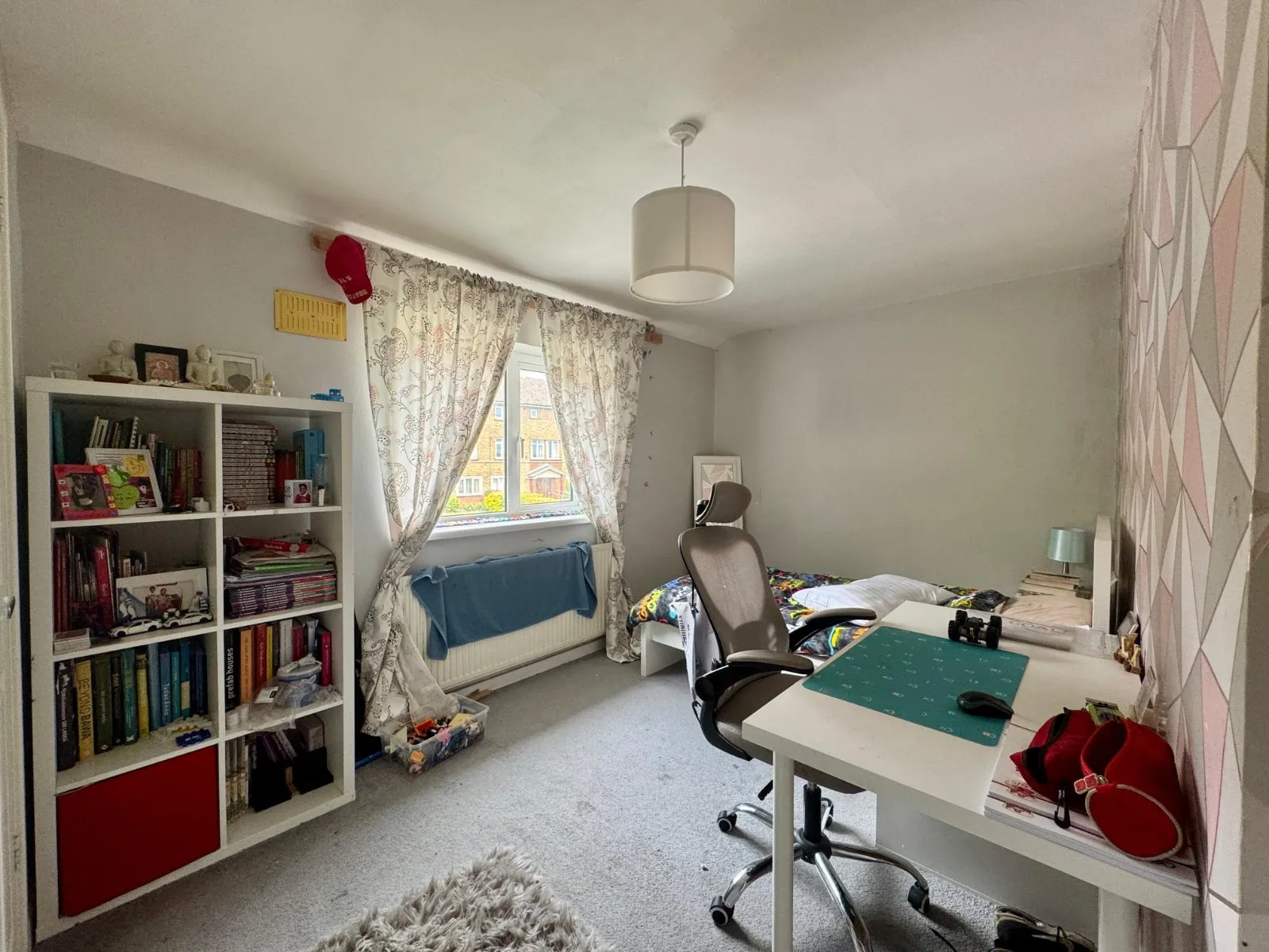 3 bed End of Terrace