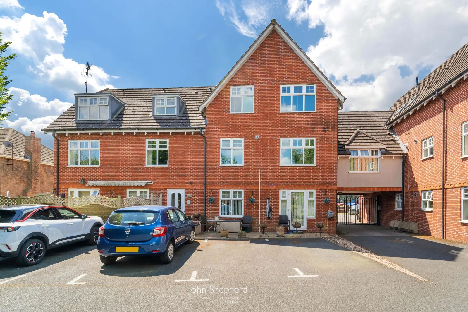 2 bed Apartment