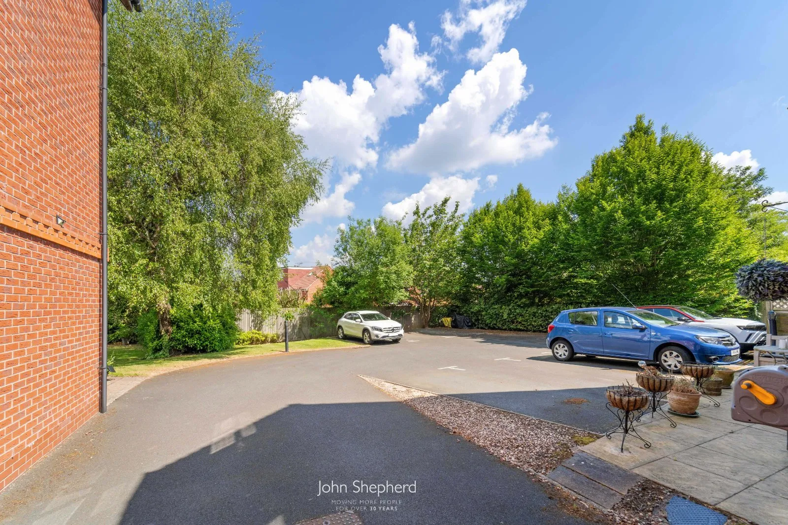 2 bed Apartment