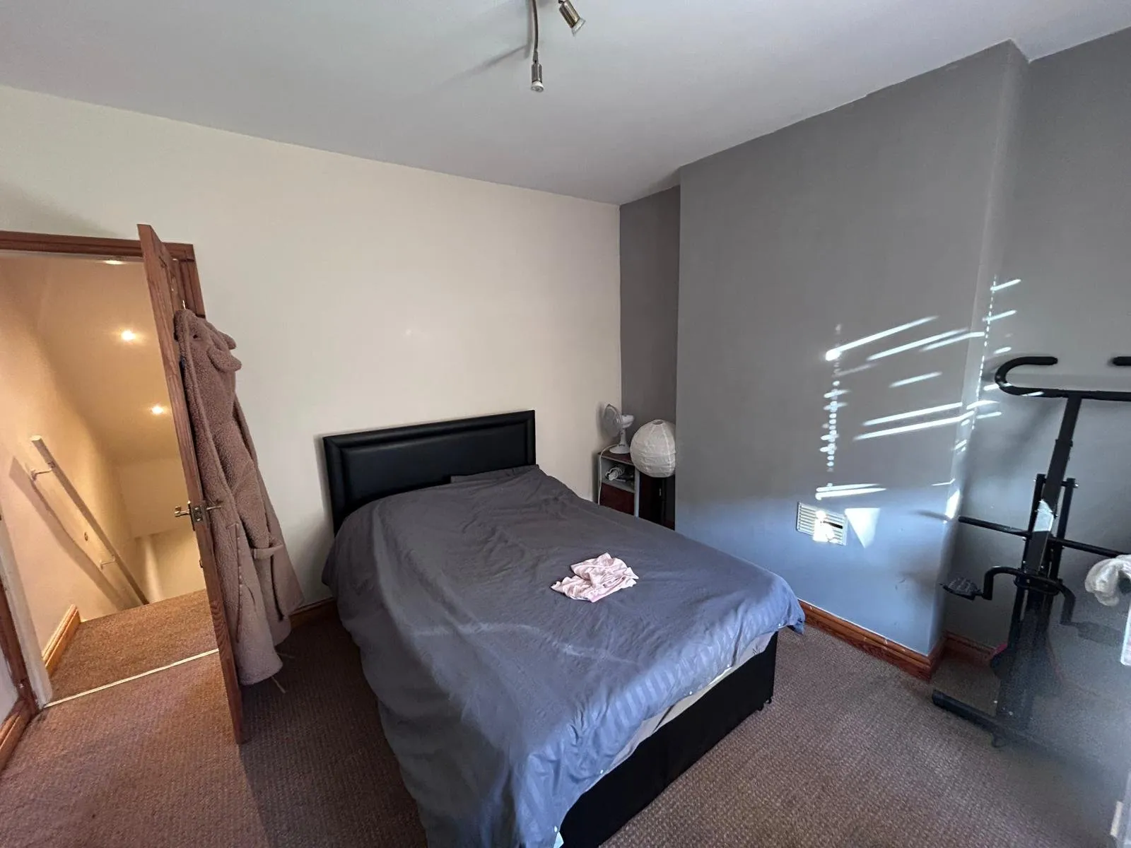 2 bed House