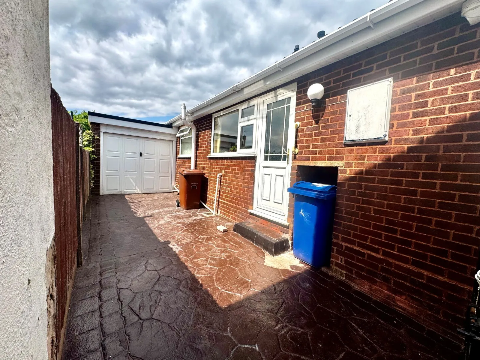 2 bed Detached Bungalow