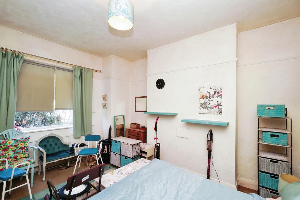 2 bed Ground Flat