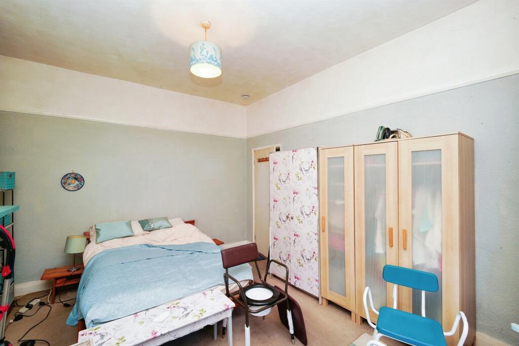 2 bed Ground Flat