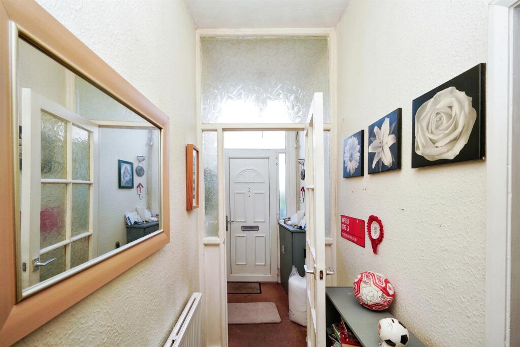 2 bed Ground Flat