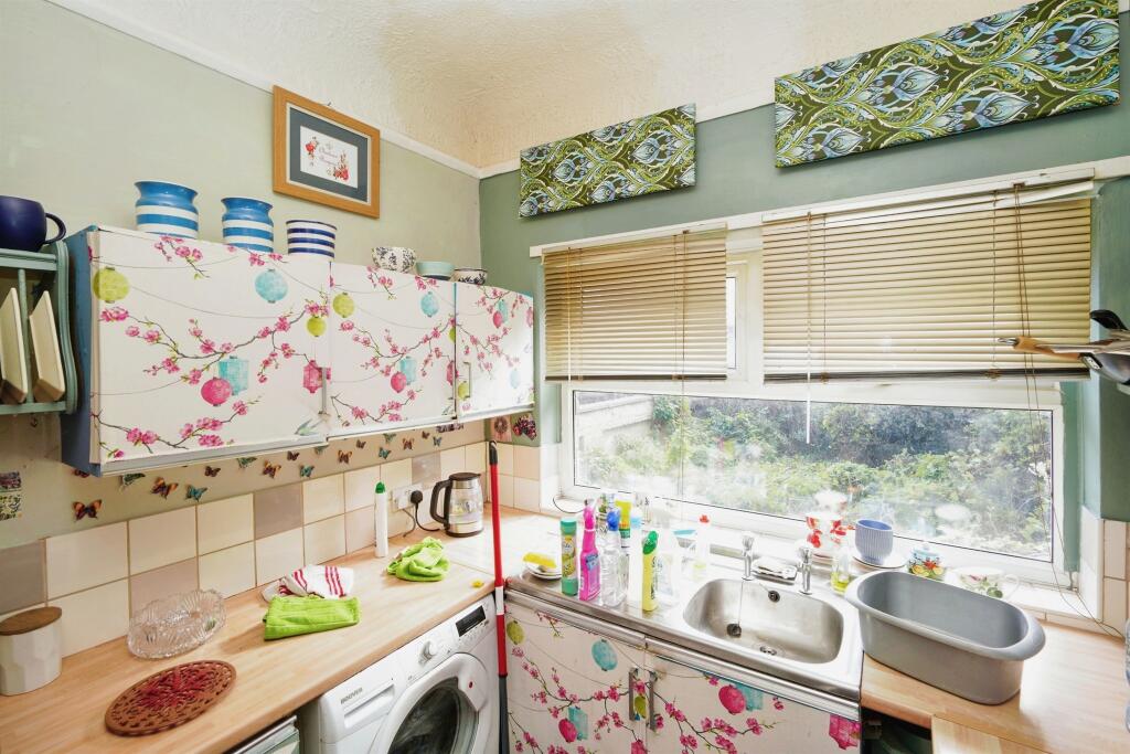 2 bed Ground Flat
