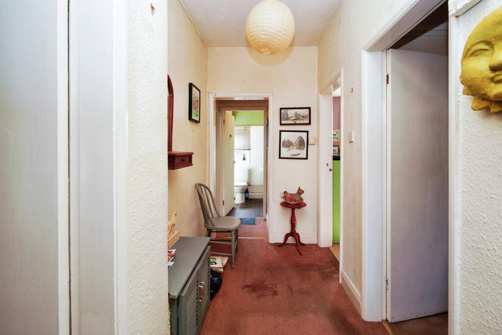 2 bed Ground Flat