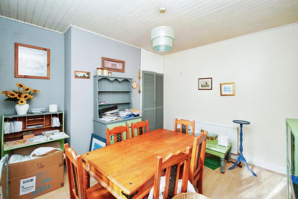 2 bed Ground Flat