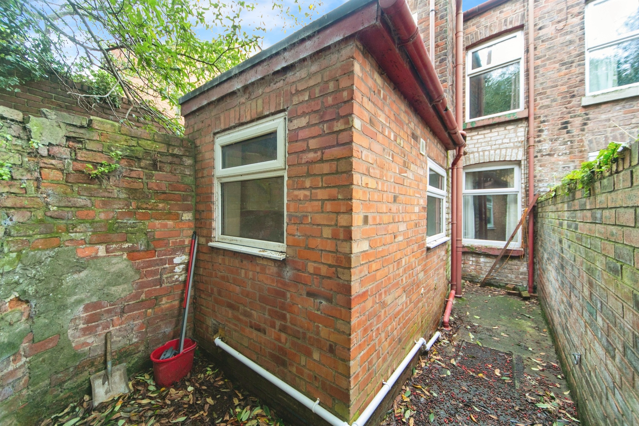 2 bed End of Terrace