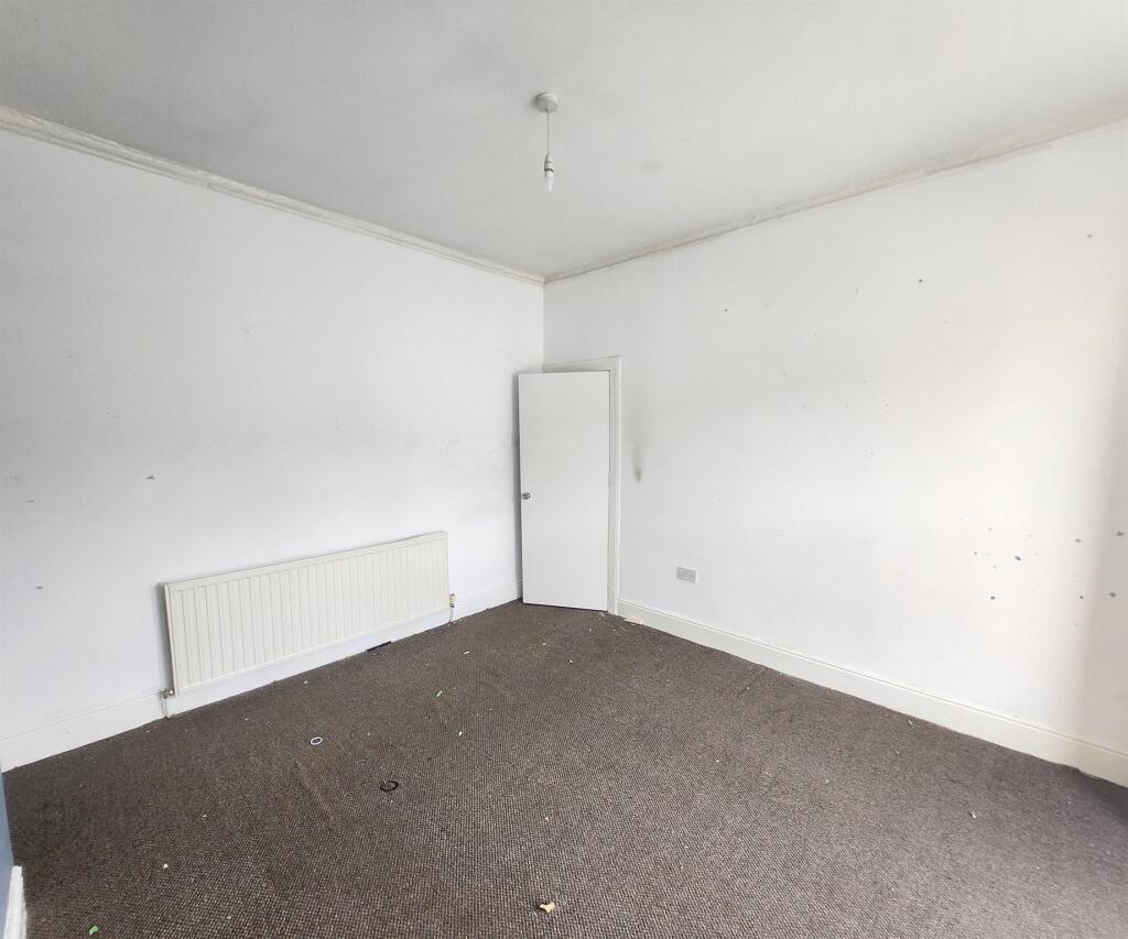 3 bed Terraced