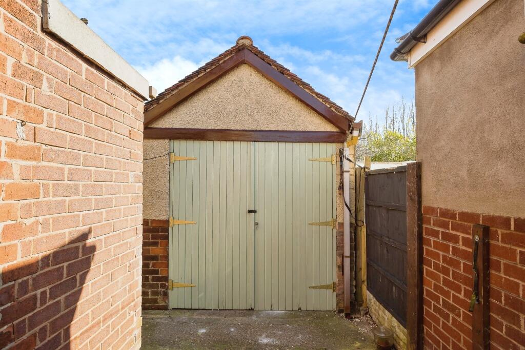 3 bed Semi-Detached